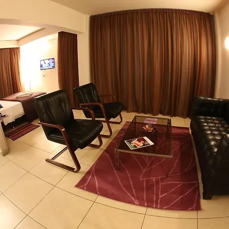 Altius Boutique מלון 4*