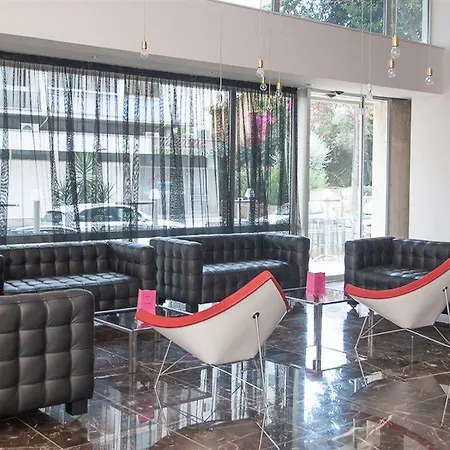 מלון Altius Boutique 4*
