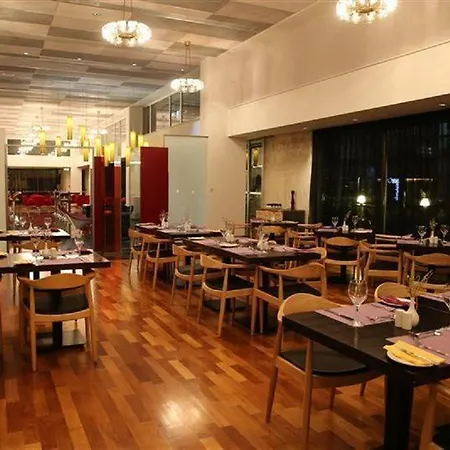 מלון Altius Boutique