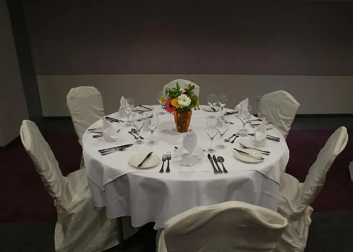 מלון Altius Boutique 4*