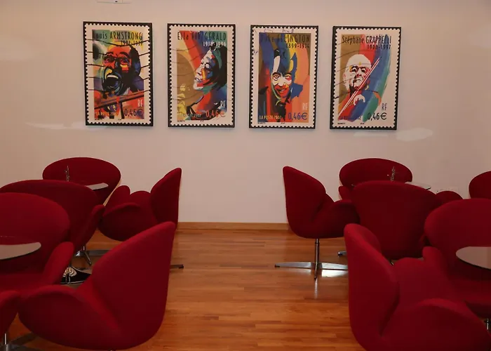 מלון Altius Boutique 4*