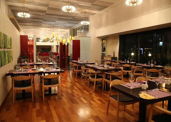 מלון Altius Boutique 4*