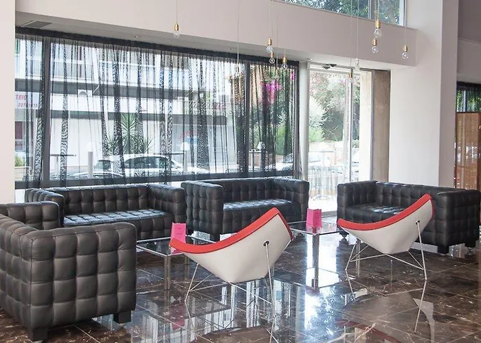 מלון Altius Boutique 4*