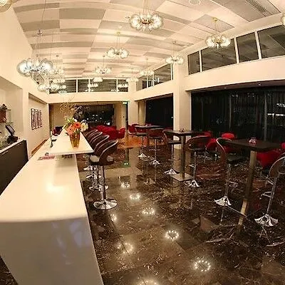 מלון Altius Boutique